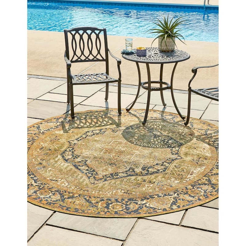 Outdoor Nirie Collection Area Rug - Green - 7'10" Round