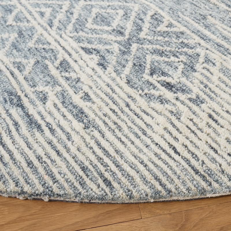 SAFAVIEH Handmade Metro Maelane French Country Wool Rug