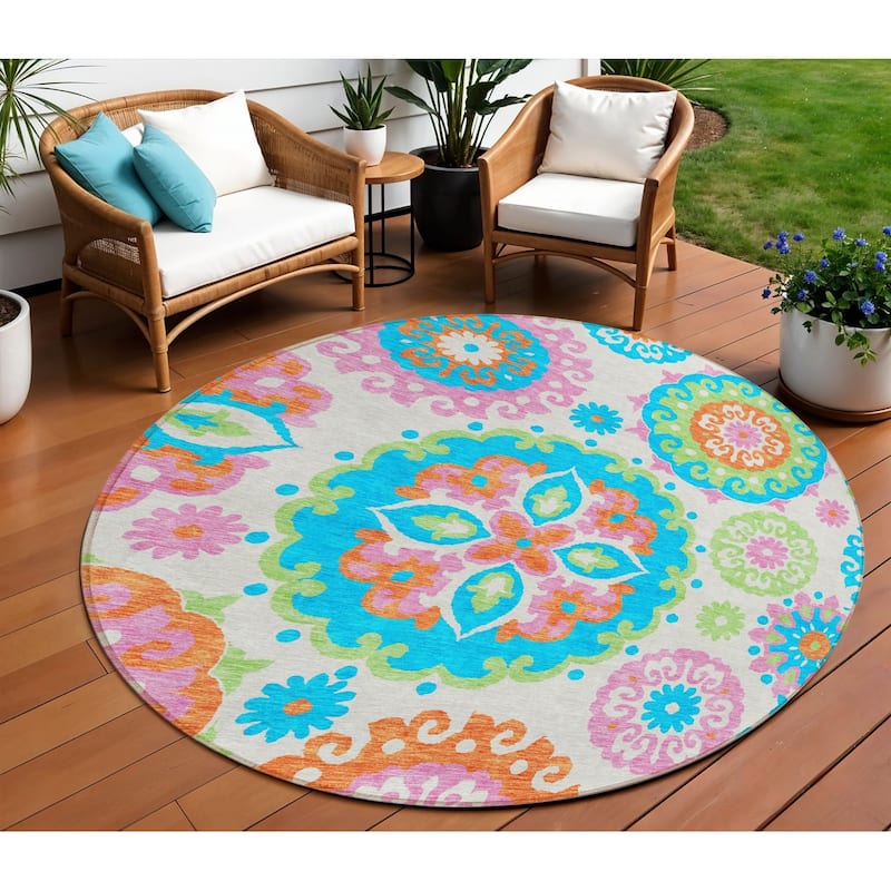 HomeRoots Floral Medallion Transitional Rectangle Outdoor Rug - 8' Round