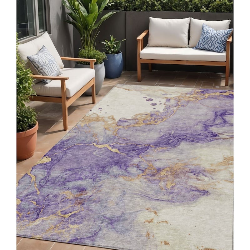 HomeRoots Abstract Transitional Rectangle Outdoor Rug - 5' X 8'