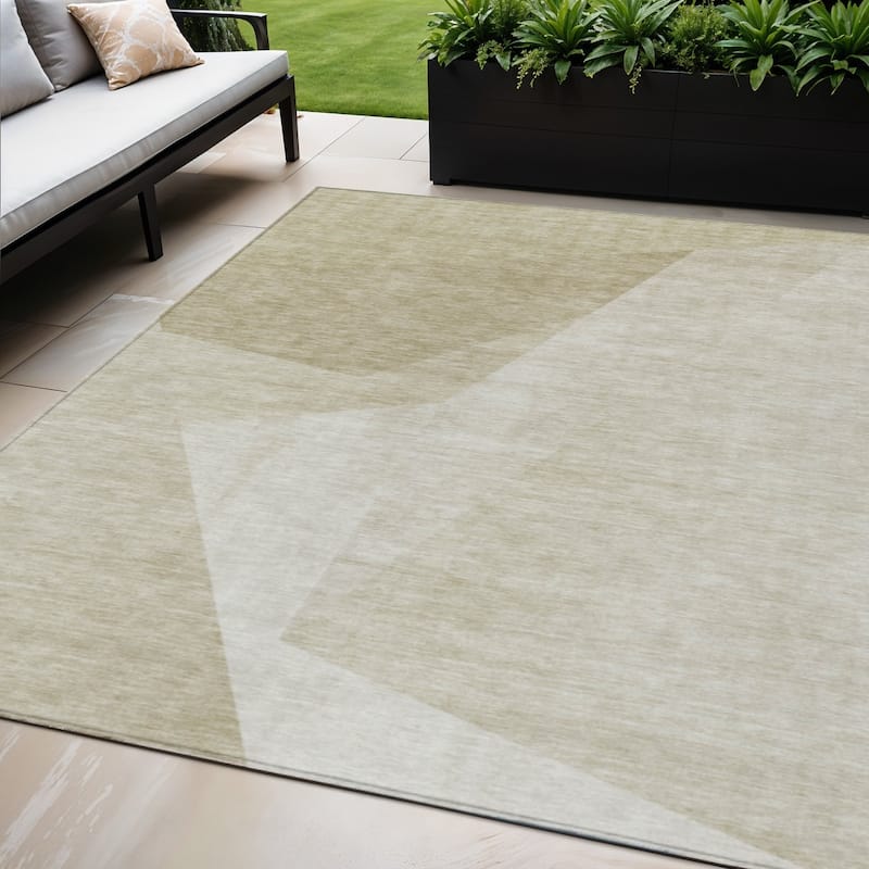 HomeRoots Abstract Transitional Rectangle Outdoor Rug - 5' X 8'