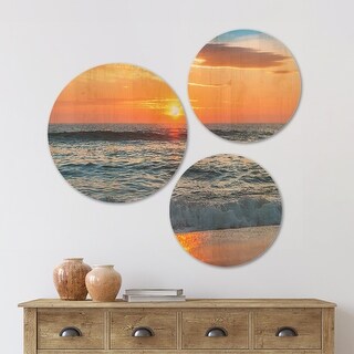 Designart 'Beautiful Sunrise over the Horizon' Modern Beach Wood Wall ...