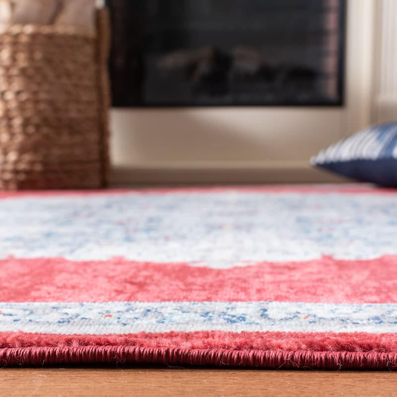 SAFAVIEH Brentwood Coralyne Traditional Oriental Rug