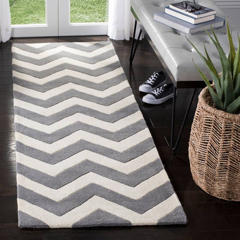 SAFAVIEH Handmade Chatham Traudel Modern Moroccan Wool Rug - 2'3" x 11' Runner - Dark Grey/Ivory