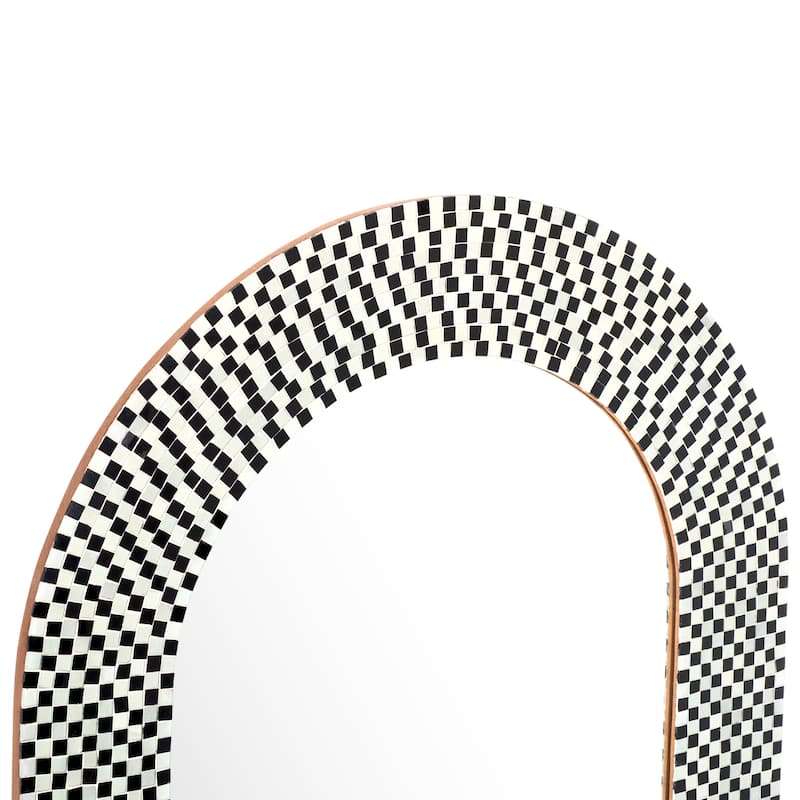 SAFAVIEH Kadijah 30 x 24-inch Arch Checkered Decorative Accent Mirror - 30 In. W x 0.5 In. D x 24 In. H - 30Wx1Dx24H