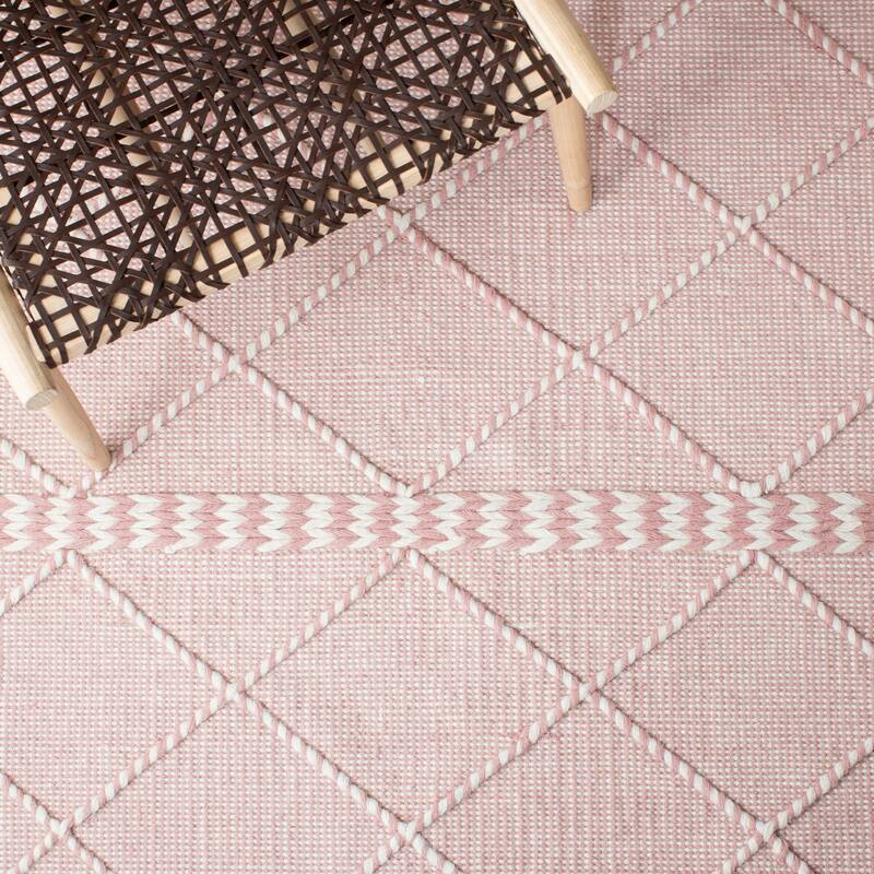 SAFAVIEH Handmade Casablanca Caty Moroccan Wool Tassel Rug