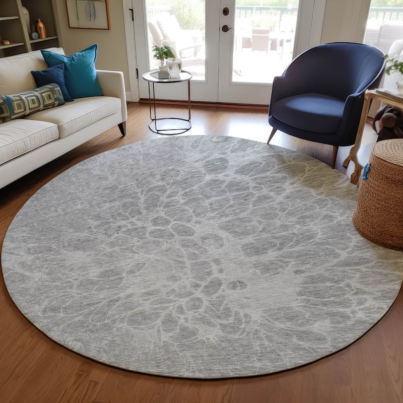 Machine Washable Indoor/ Outdoor Chantille Modern Vintage Floral Rug - Silver - 8' x 8'