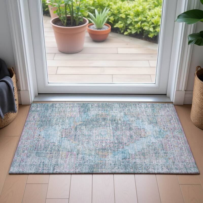 Machine Washable Indoor/Outdoor Traditional Global Chantille Rug