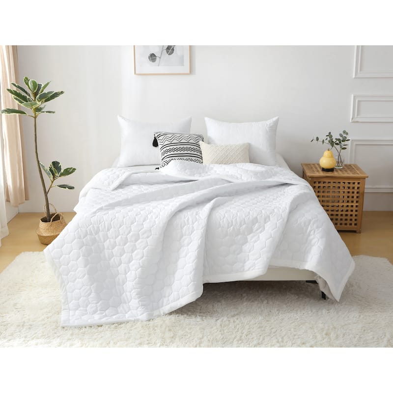 Better Style Home Microfiber Honeycomb Quilt Sets