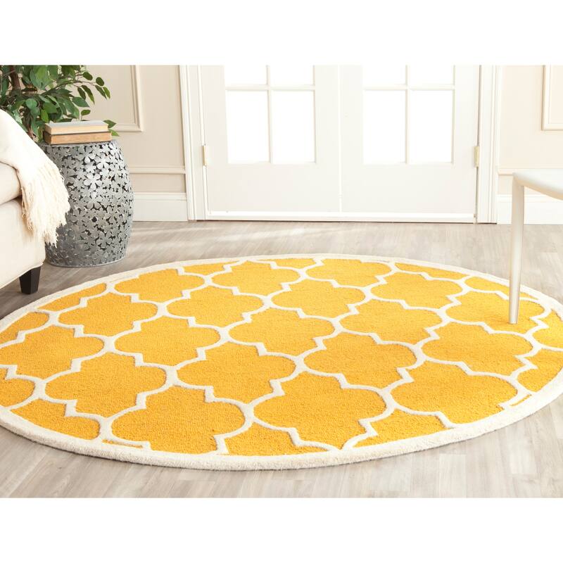 SAFAVIEH Handmade Cambridge Oddny Moroccan Trellis Wool Rug - 6' Round - Gold/Ivory