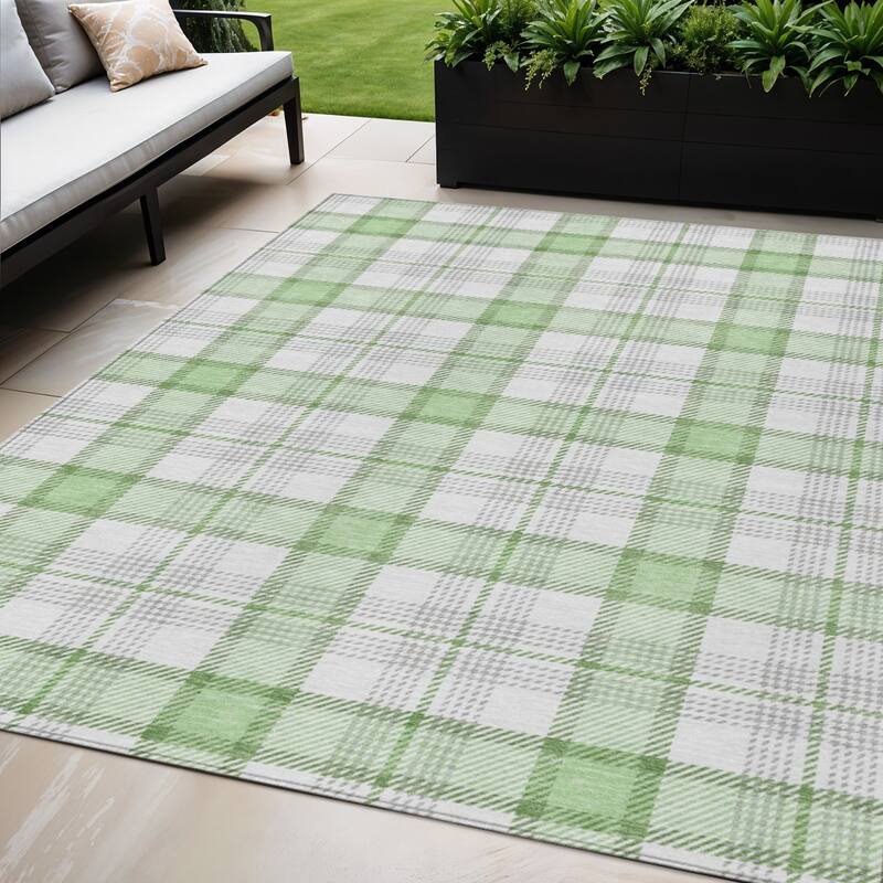 HomeRoots Plaid Transitional Rectangle Outdoor Rug - 5' X 8'