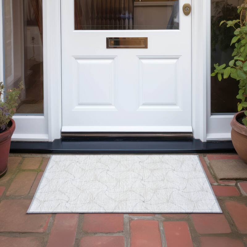 Machine Washable Indoor/ Outdoor Abstract Contemporary Chantille Rug - Ivory - 1'8" x 2'6"