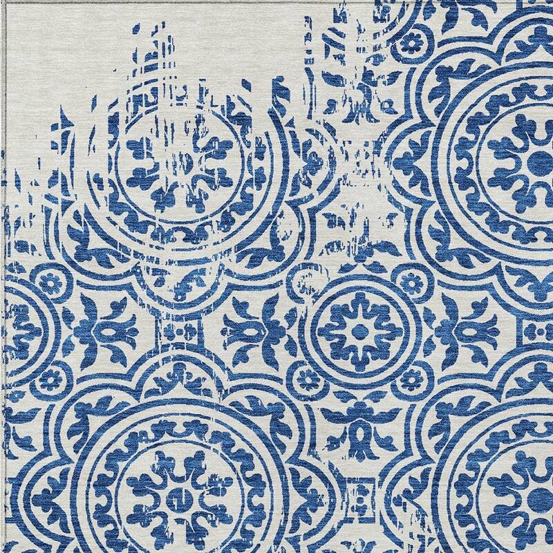 HomeRoots Medallion Transitional Rectangle Outdoor Rug
