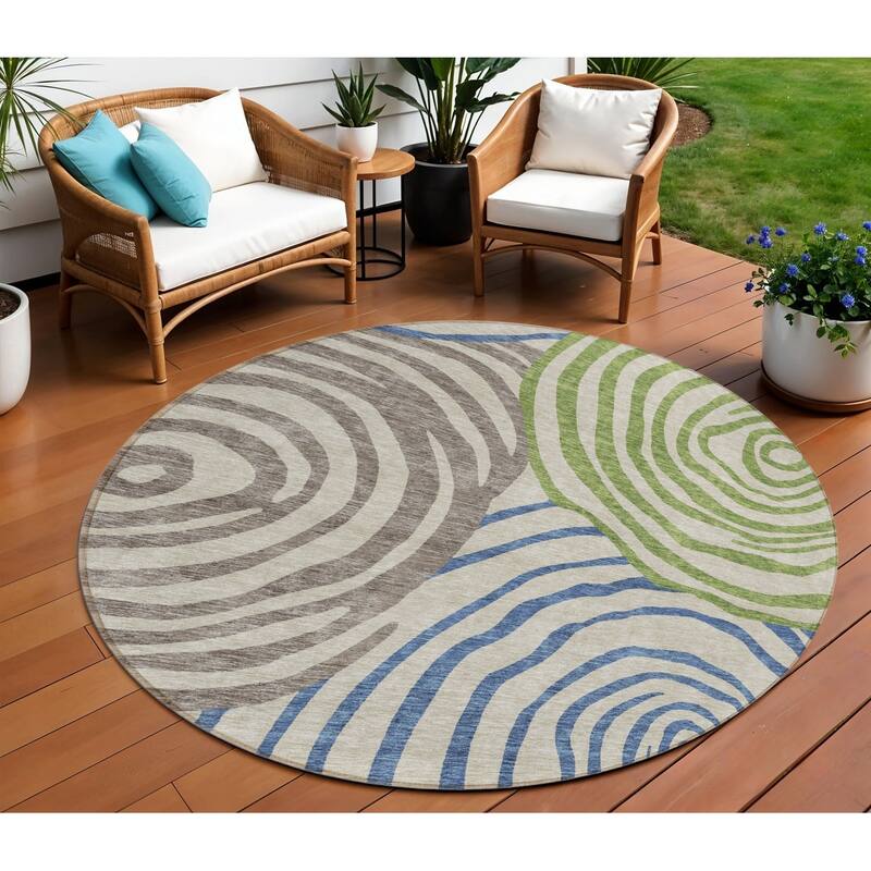 HomeRoots Abstract Transitional Rectangle Outdoor Rug - 8' Round