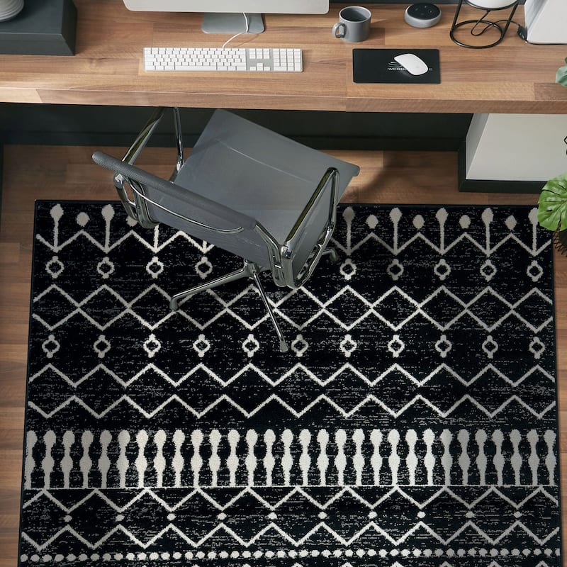 Bohemian Trellis Black Ivory Gray Area Rug, Stylish for Any Room - 4' x 6'
