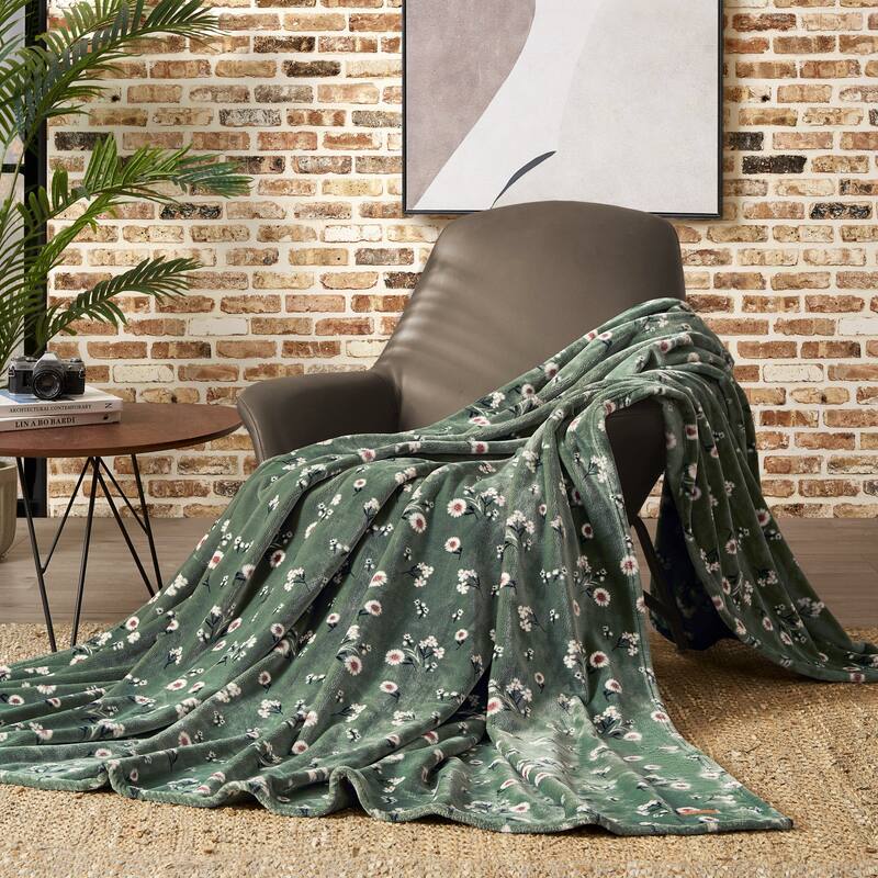 Lucky Brand Daisy Plush Throw Blanket