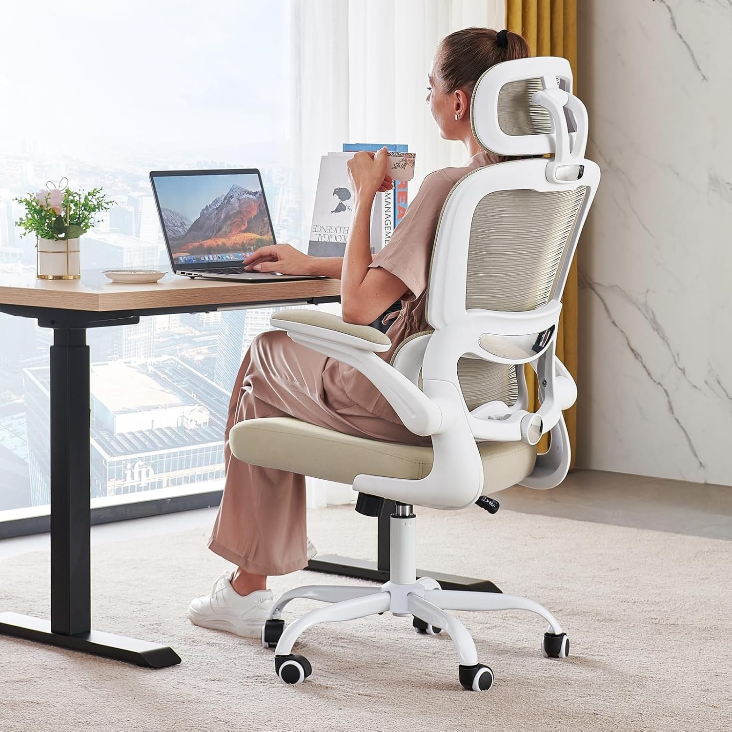 Ergonomic Mesh Office Chair with Adjustable Features, 330 lbs Capacity, 360° Swivel & Silent Wheels for Home and Gaming