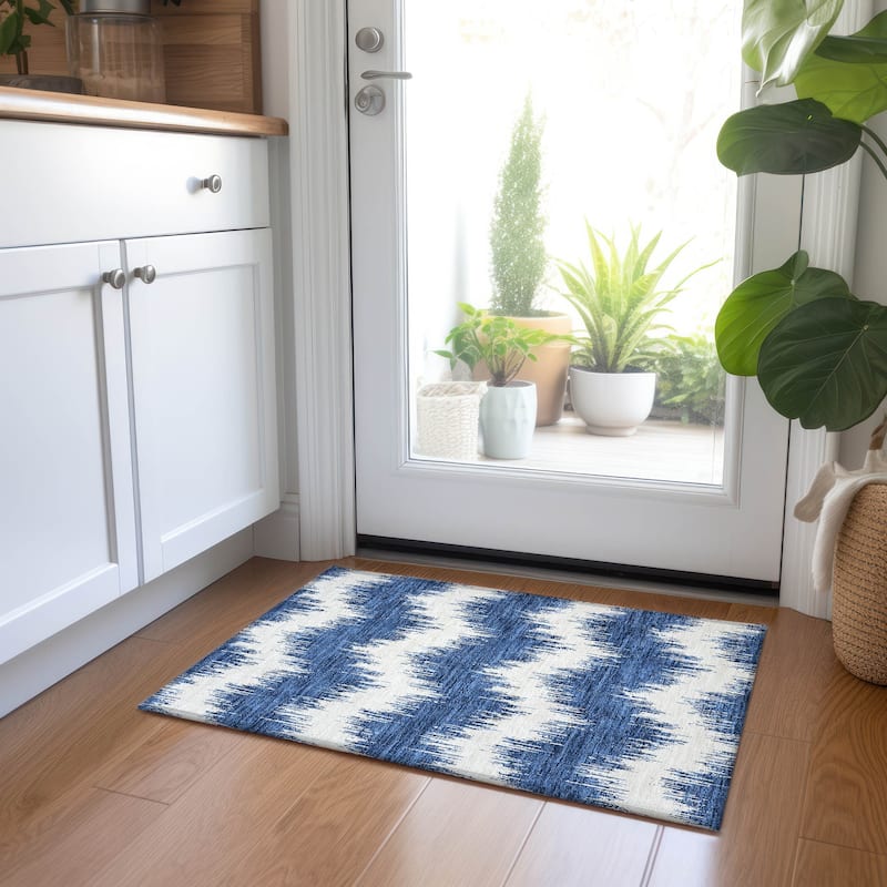 Machine Washable Indoor/ Outdoor Chantille Modern Chevron Rug