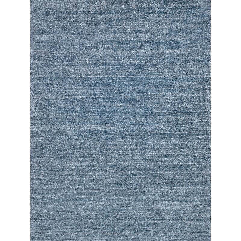 EXQUISITE RUGS Plush Hand-knotted Grey Area Rug.