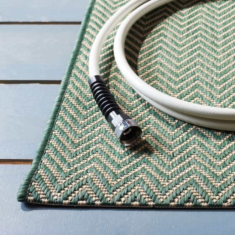 SAFAVIEH Courtyard Carolann Indoor/ Outdoor Waterproof Patio Backyard Rug