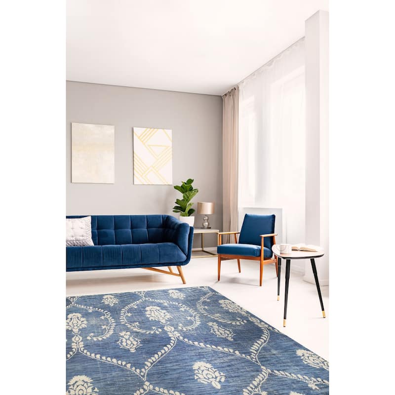 Blue Traditional Oriental Royal Area Rug - Elegant and Timeless Design