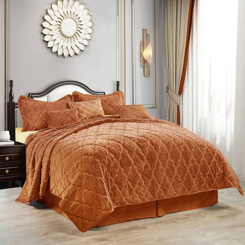 FauxFur Moroccan Design 7-piece Embroidered Quilt Set