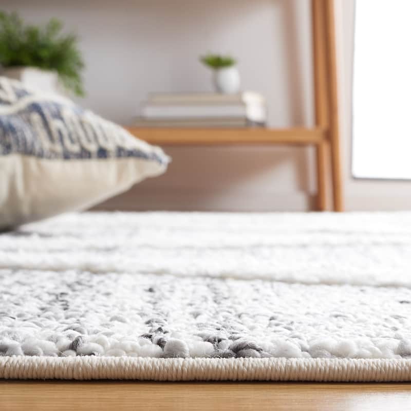 SAFAVIEH Moroccan Tassel Shag Massouma 2-inch Thick Rug