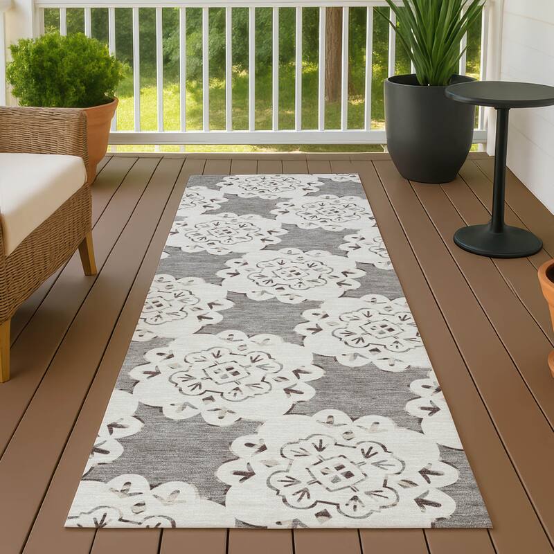 Machine Washable Indoor/ Outdoor Global Motif Chantille Rug - Taupe - 2'3" x 7'6"