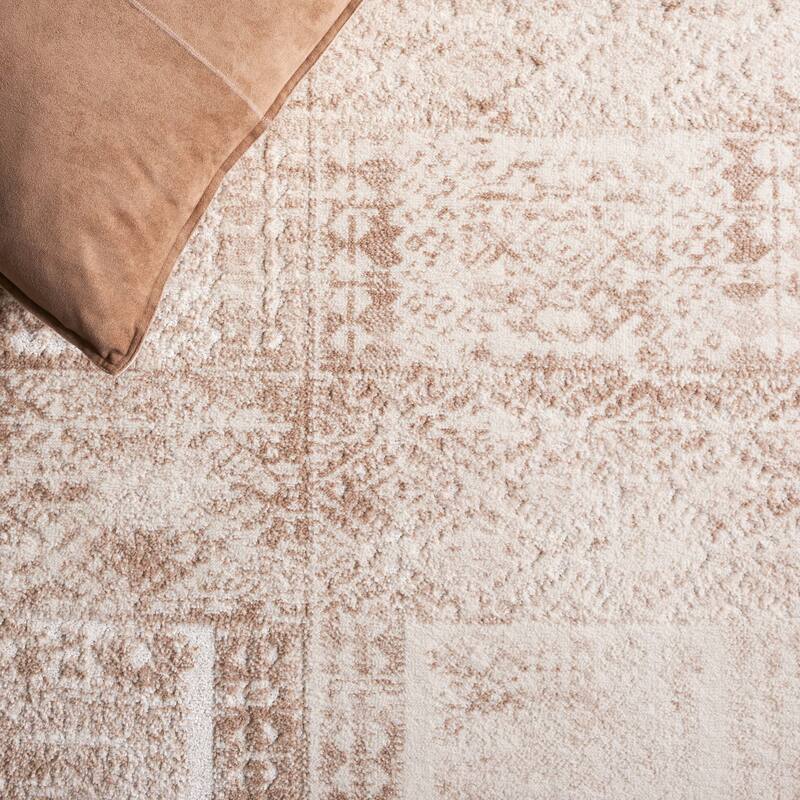 SAFAVIEH Whisper Bettie Modern Abstract Rug