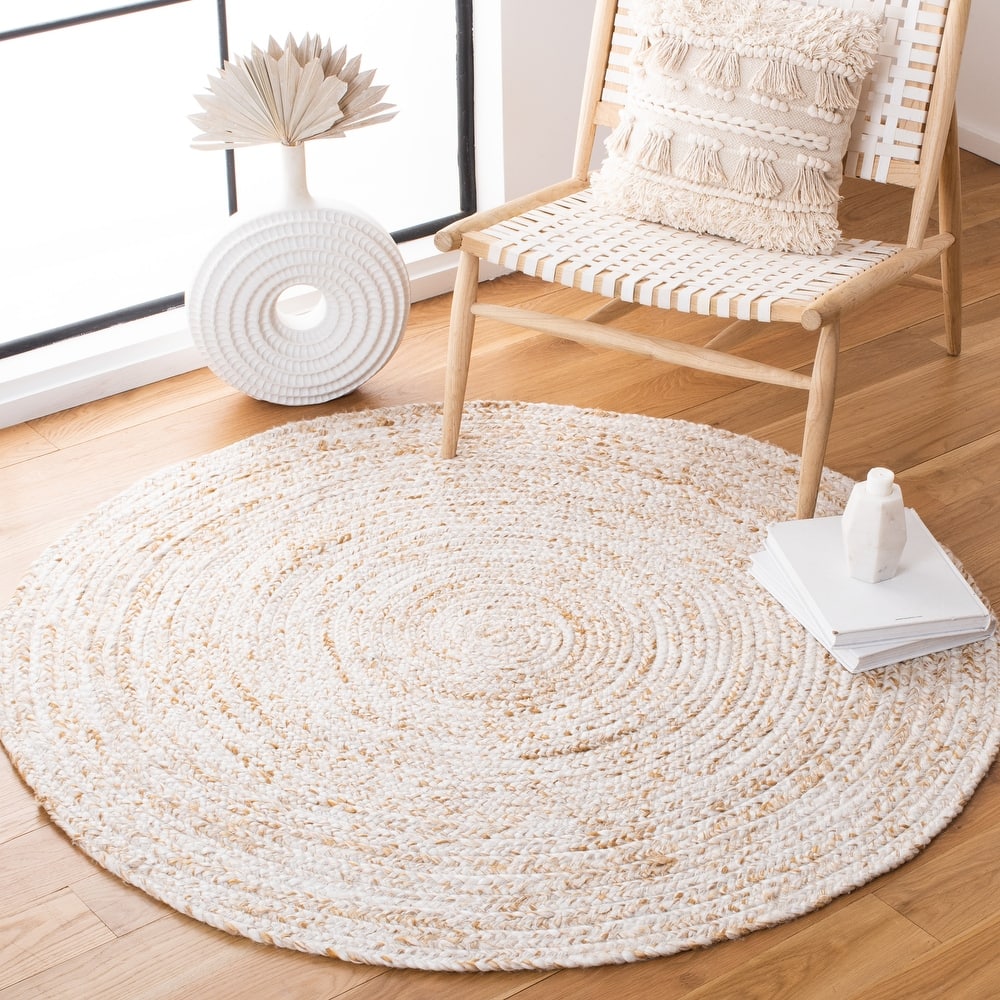 SAFAVIEH Handmade Braided Malene Round Rug