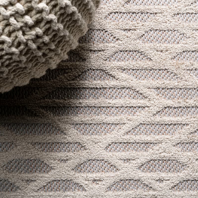 JONATHAN Y Jazz High-Low Pile Moroccan Diamond Modern Indoor/Outdoor Area Rug