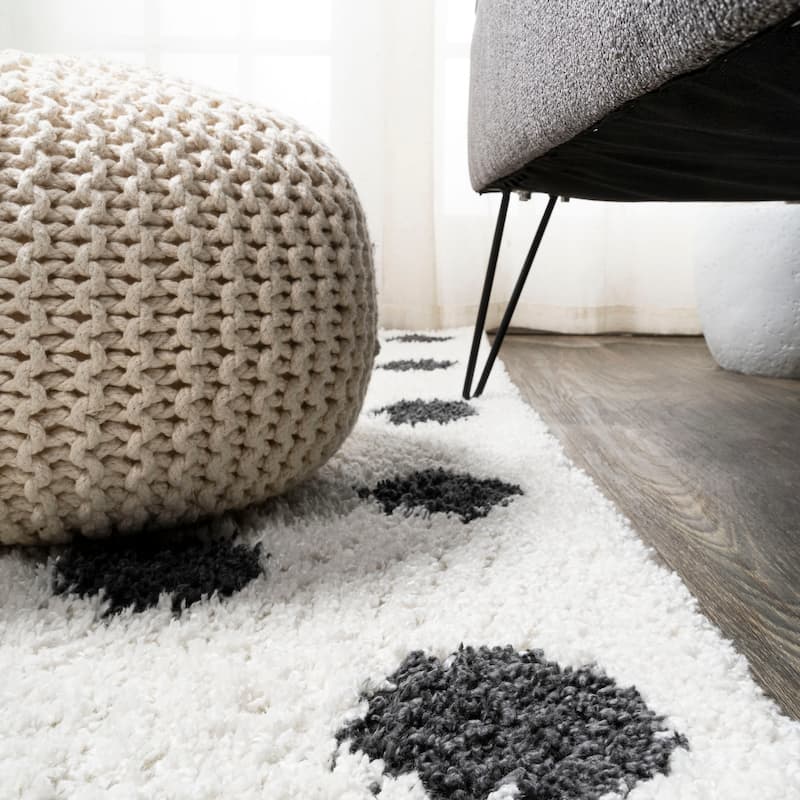 JONATHAN Y Caimari Modern Charcoal Dot Shag Area Rug