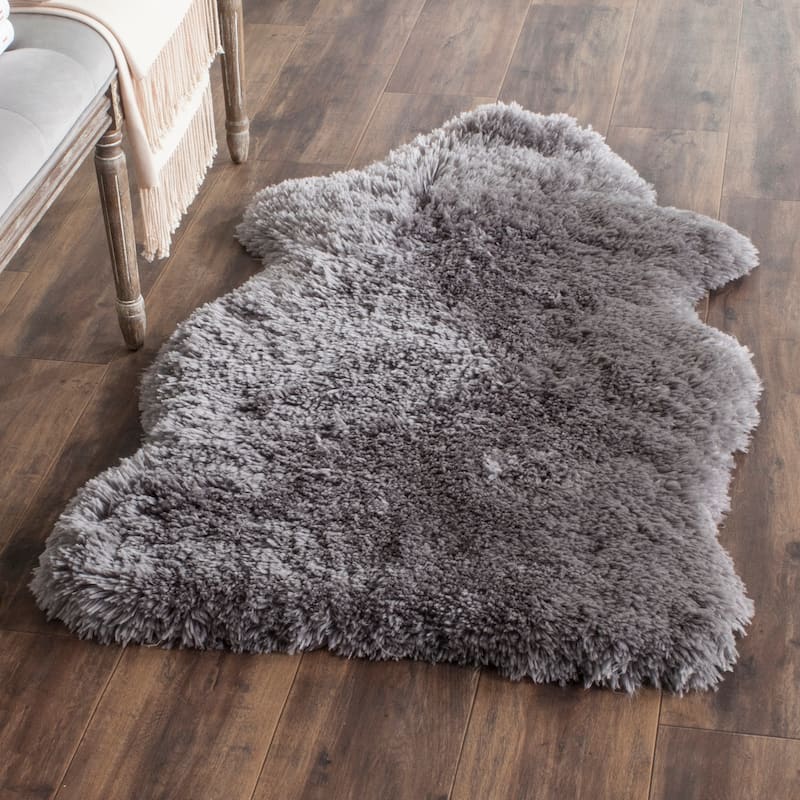 SAFAVIEH Handmade Vukosava Shag Guenevere 3-inch Extra Thick Rug - 2'6" x 4' Scallop - Grey - Runner/Rectangle