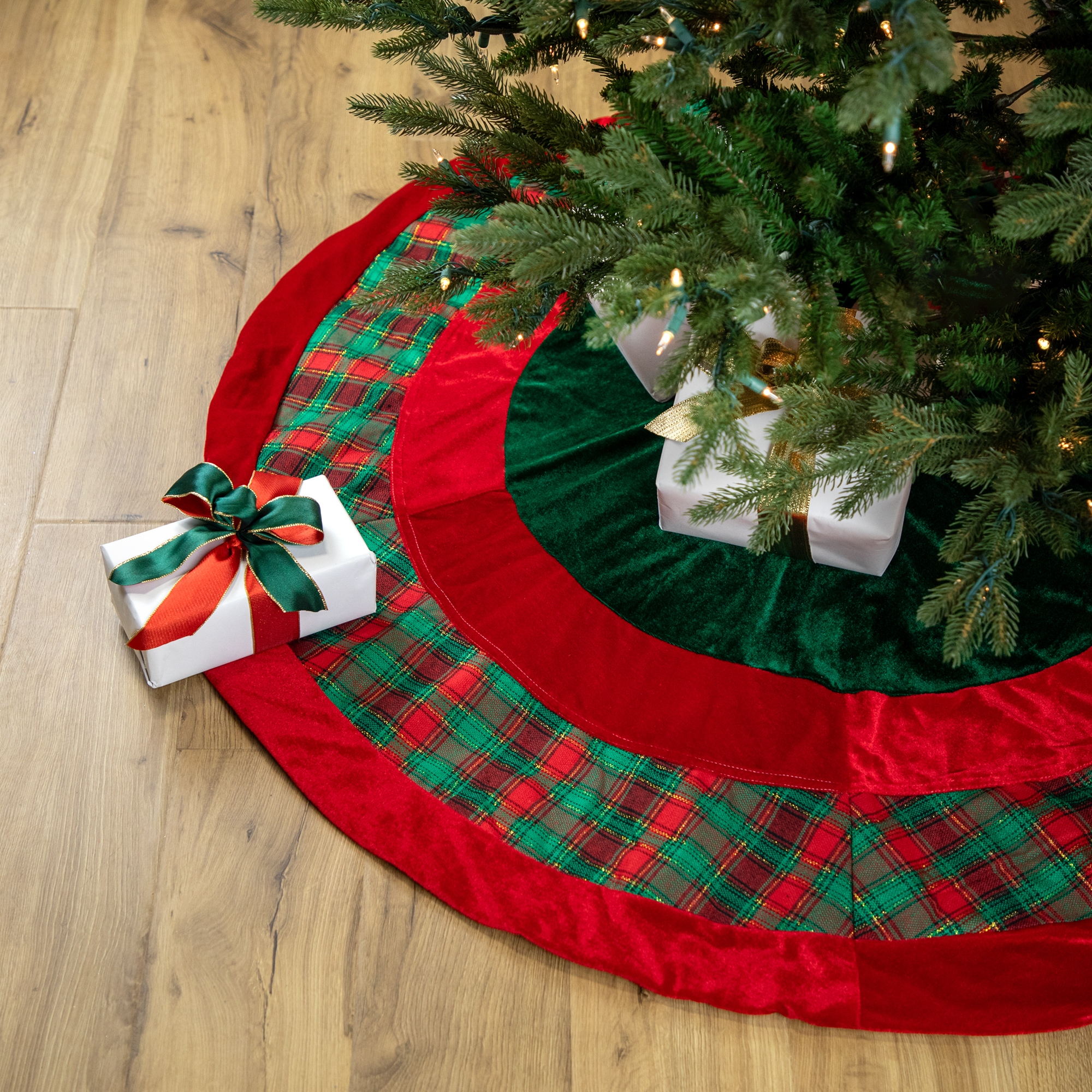 Green plaid christmas tree skirt store