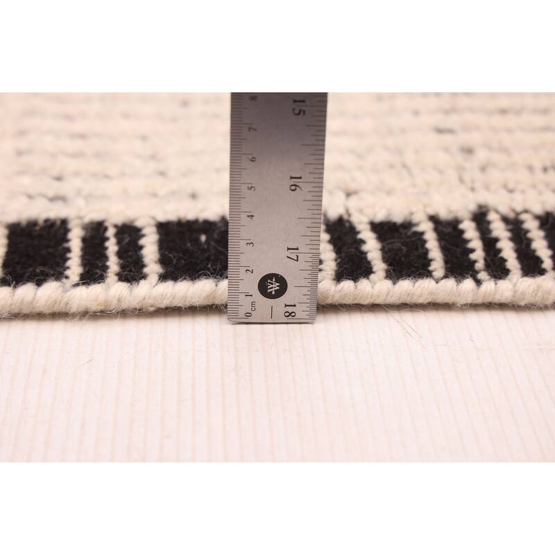 ECARPETGALLERY Hand-knotted Tangier Cream Wool Rug - 5'1 x 7'11