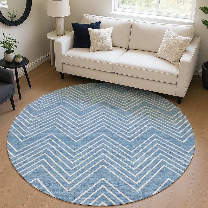 Machine Washable Indoor/ Outdoor Modern Chevron Chantille Rug
