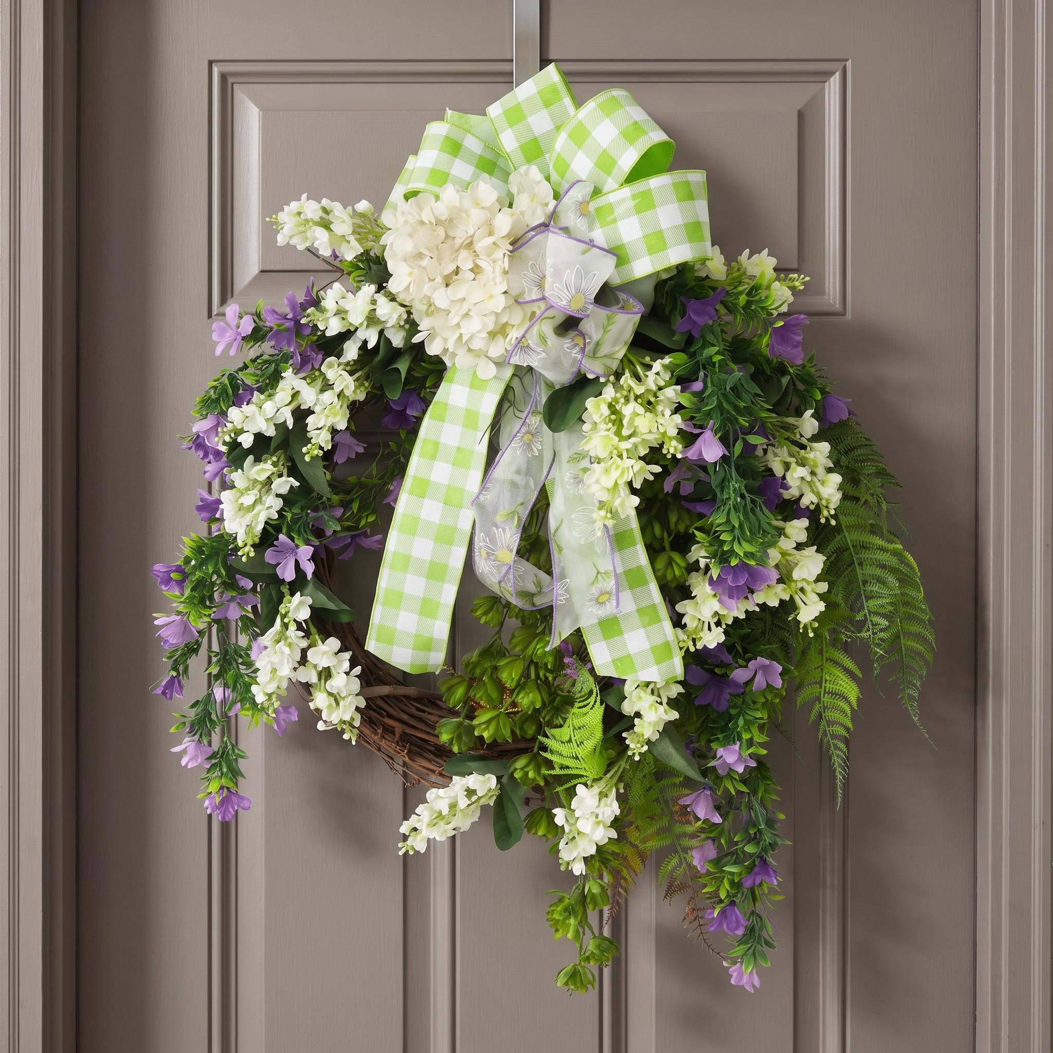 24" Wreath with Hydrangeas, Lilacs and Bows