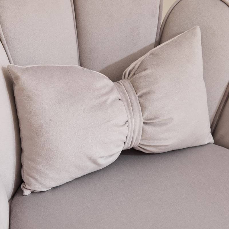 Scalloped Petal Velvet Accent Chair with Pillows
