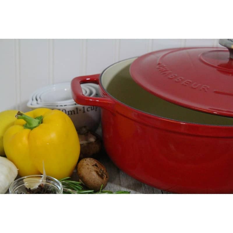 Chasseur 5.5-quart Cast Iron Round Dutch Oven
