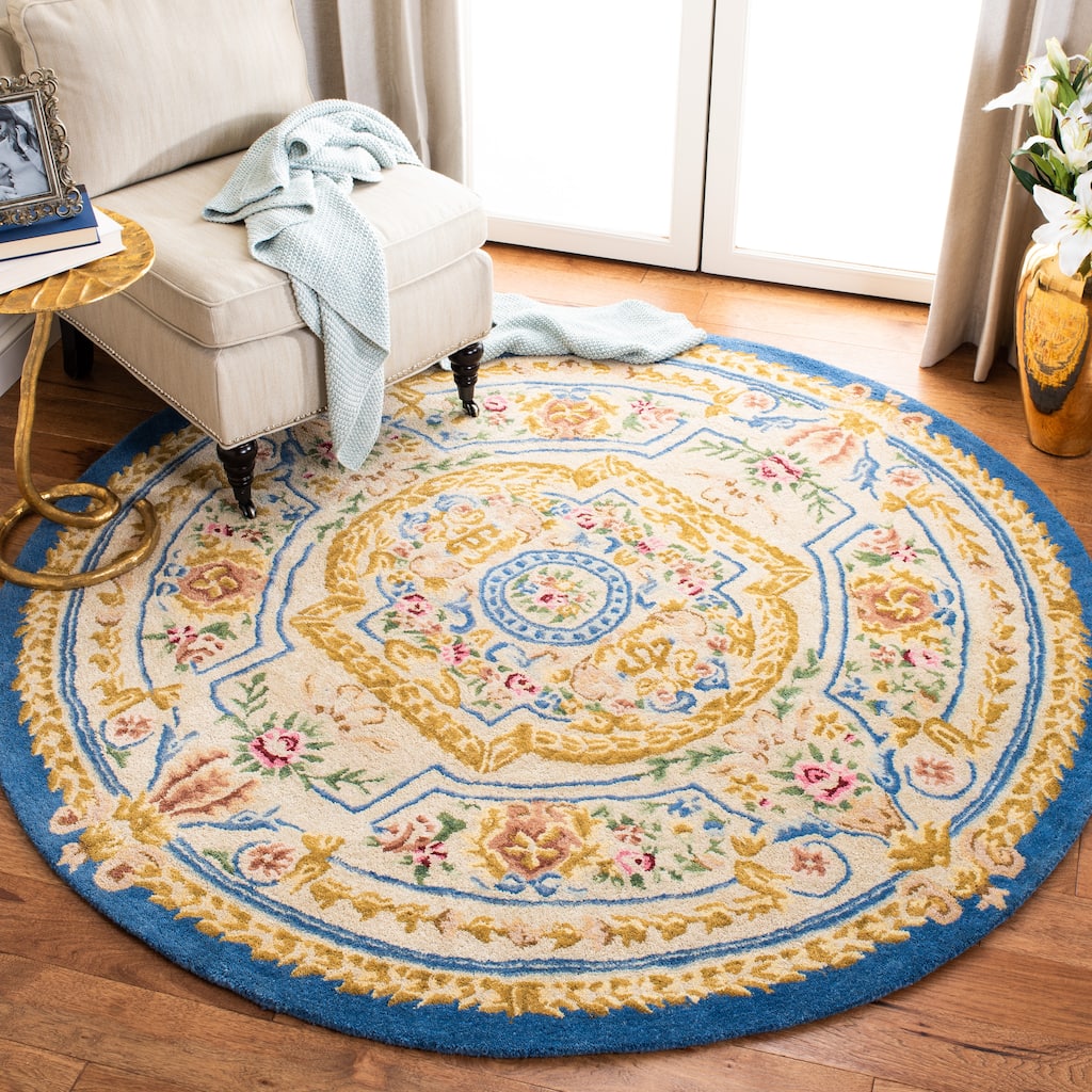SAFAVIEH Handmade Savonnerie Abbigail Traditional Oriental Wool Rug