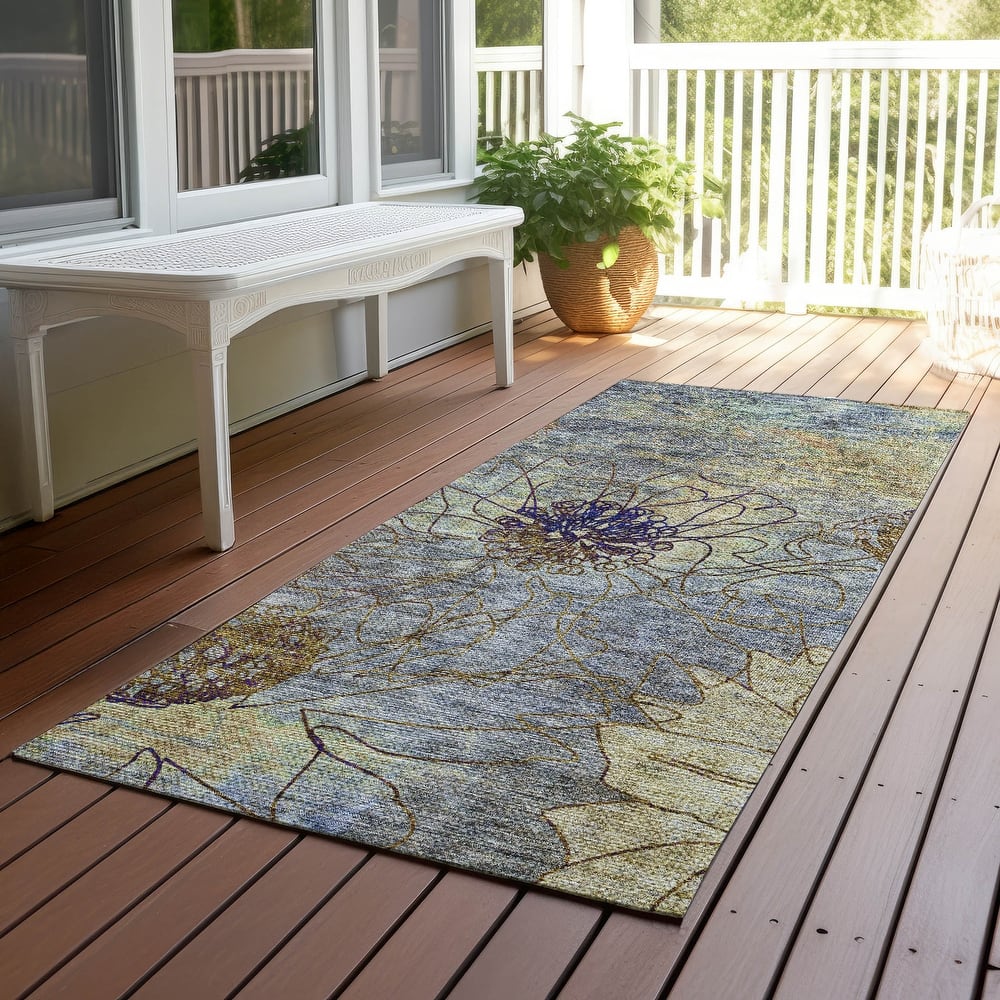 Machine Washable Indoor/ Outdoor Contemporary Floral Chantille Rug