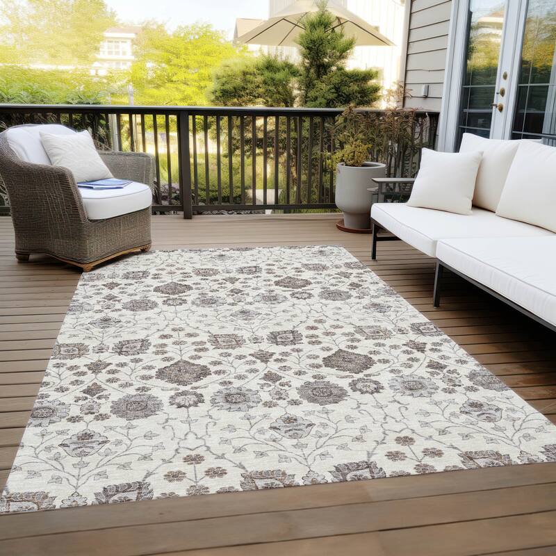 Machine Washable Indoor/ Outdoor Traditional Casual Chantille Rug