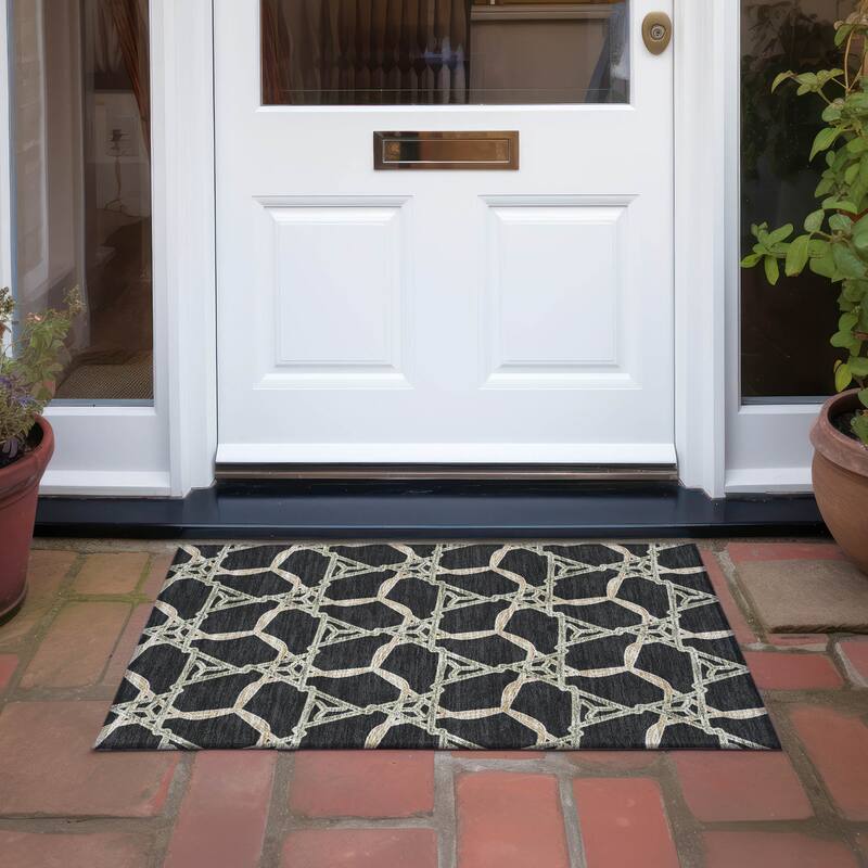 Machine Washable Indoor/ Outdoor Transitional Links Chantille Rug - Black - 1'8" x 2'6"