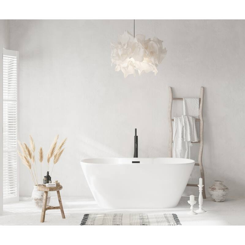 Nicolette Bathtub in Glossy White
