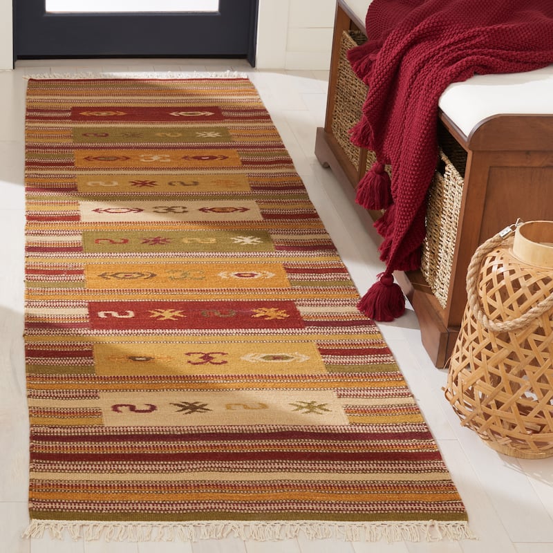 SAFAVIEH Handmade Kilim Flatweave Mechteld Casual Tribal Wool Rug with Fringe