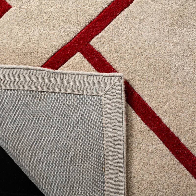 SAFAVIEH Handmade Soho Gulsevim Deco N.Z. Wool Rug