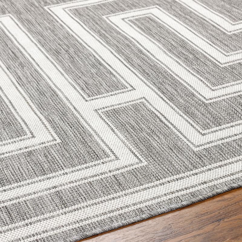 Livabliss Shuppo Indoor/ Outdoor Scrollwork Area Rug