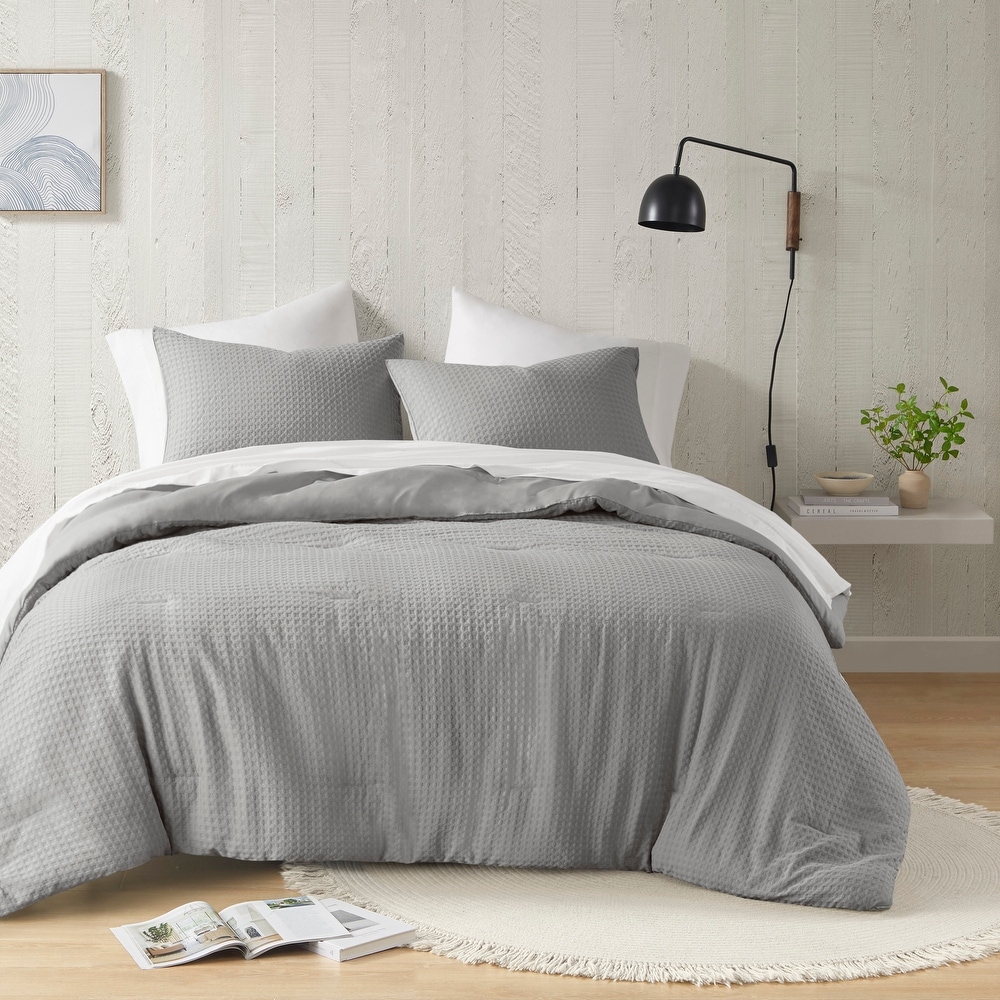 https://ak1.ostkcdn.com/images/products/is/images/direct/4157535a32fc25deea25562f2655fc7bf6f5b412/Chelsea-Square-Hanna-Waffle-Weave-Textured-Comforter-Set.jpg