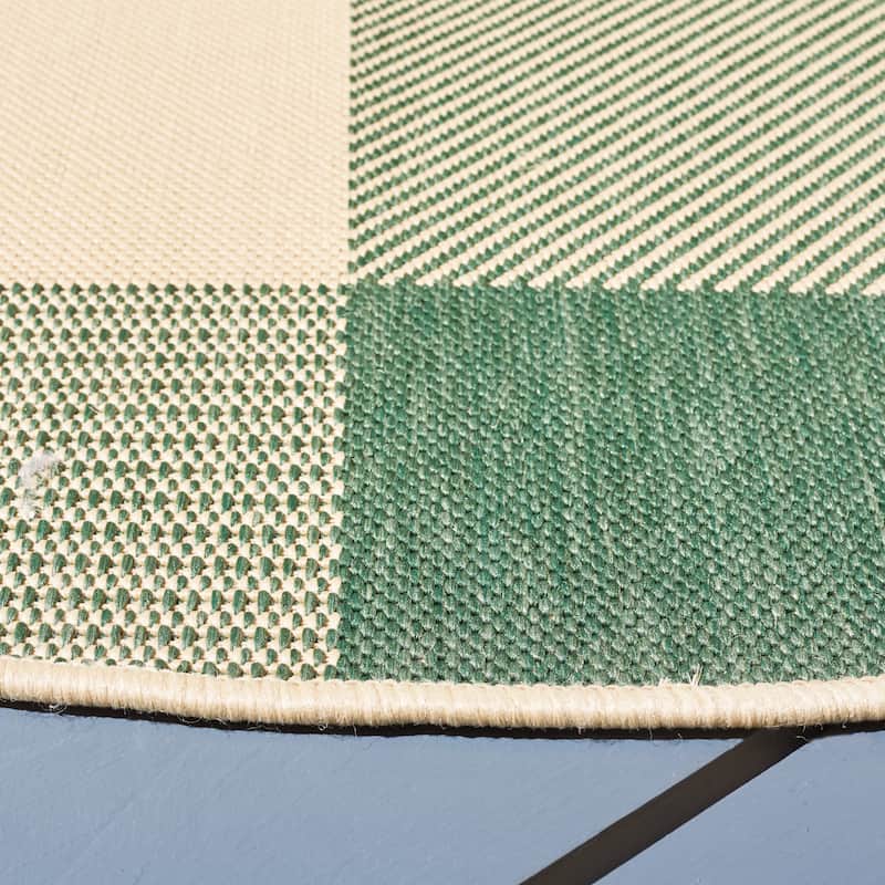 SAFAVIEH Courtyard Oriole Plaid Indoor/ Outdoor Waterproof Patio Backyard.