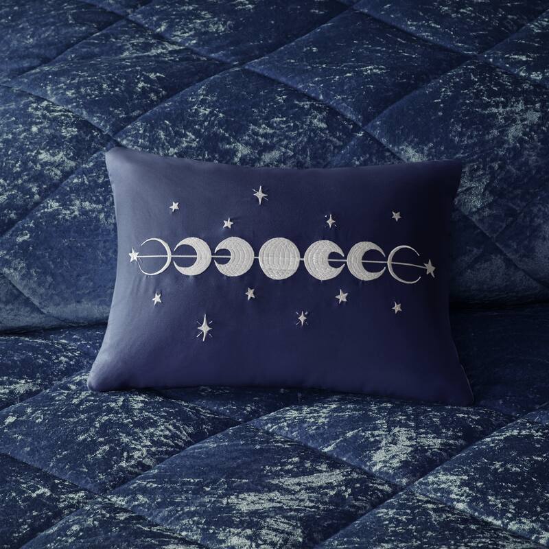 Intelligent Design Isabel Velvet Comforter Set